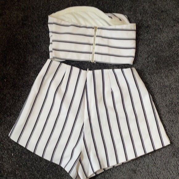 Size small top. Medium bottoms. Two piece set - Picture 2 of 4